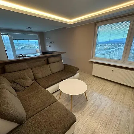 3 Izbovy Byt S Peknym Vyhladom Apartamento Prievidza